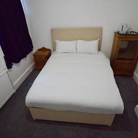 Gatwick Birchwood Lodge With Holiday Parking 霍利 外观 照片
