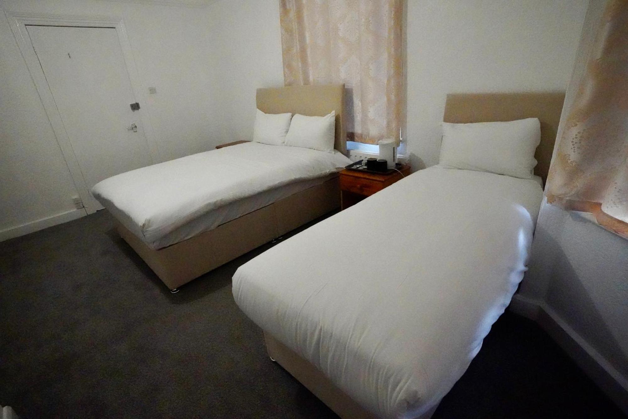 Gatwick Birchwood Lodge With Holiday Parking 霍利 外观 照片