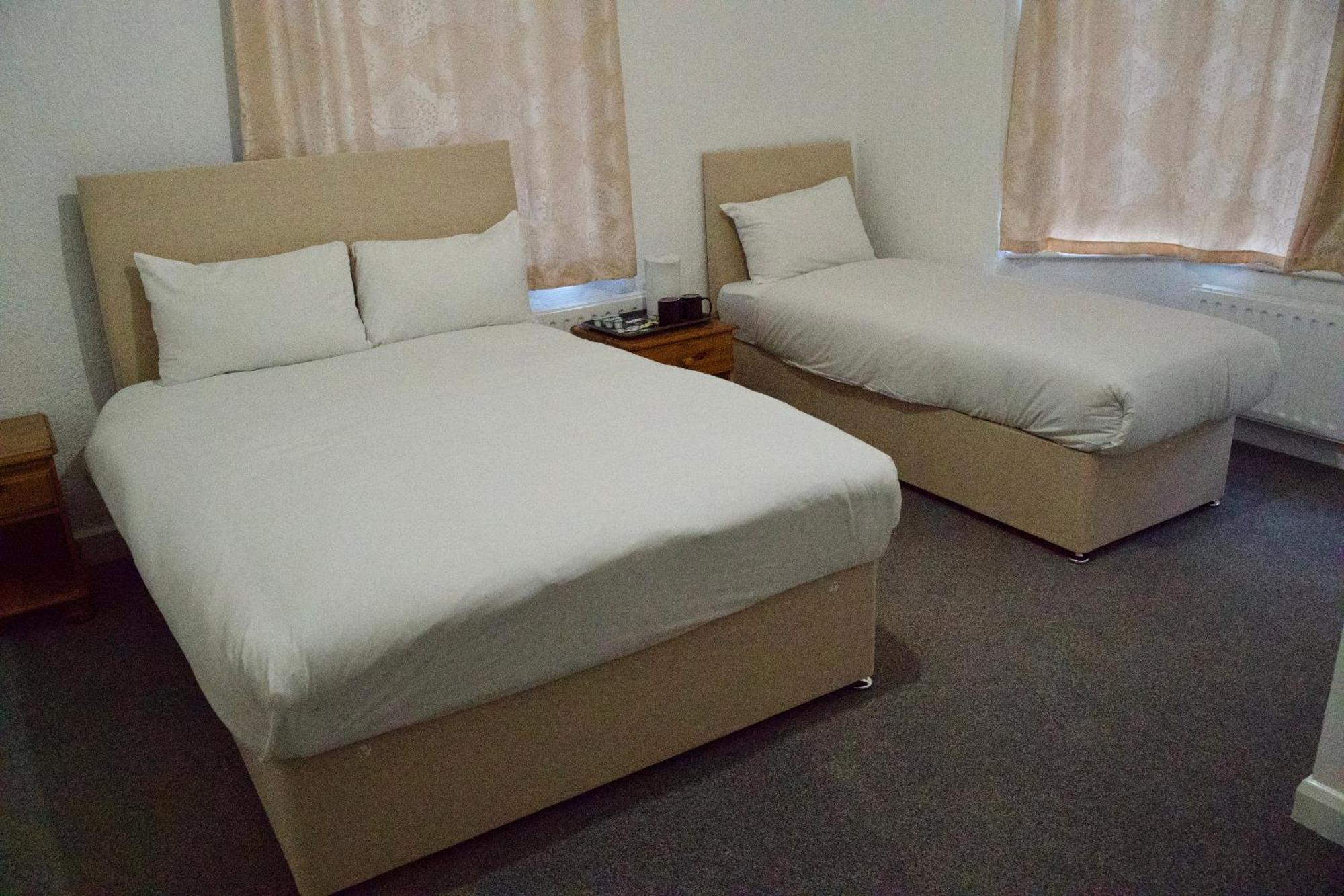 Gatwick Birchwood Lodge With Holiday Parking 霍利 外观 照片