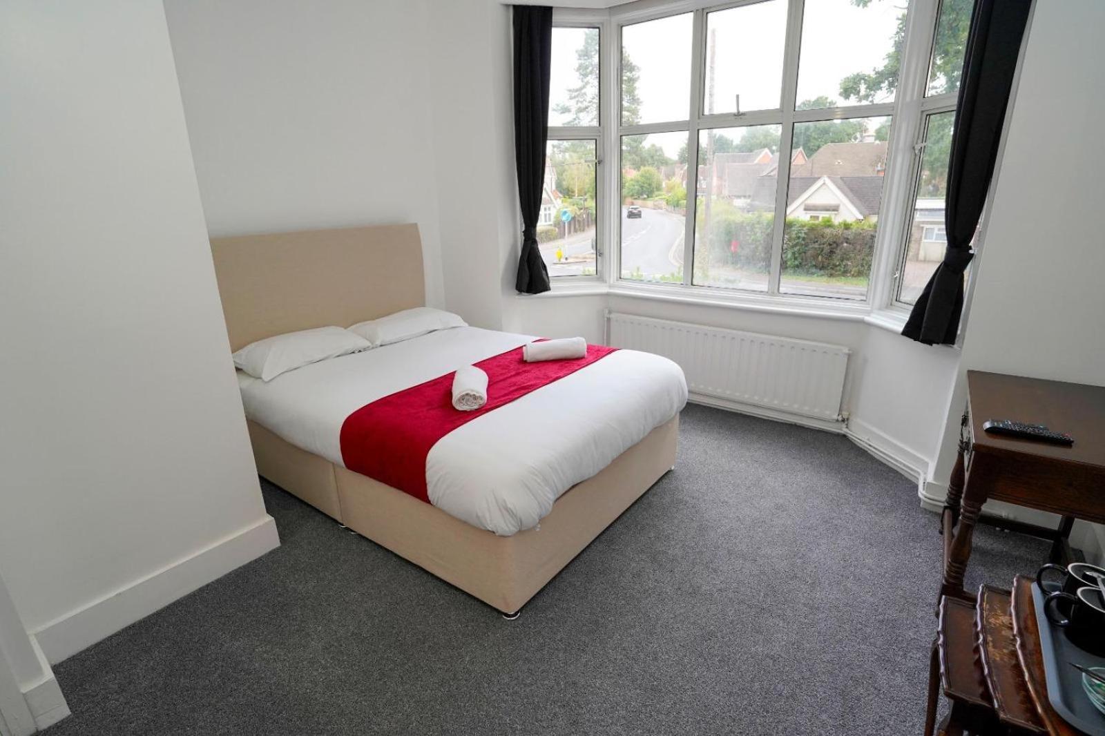 Gatwick Birchwood Lodge With Holiday Parking 霍利 外观 照片