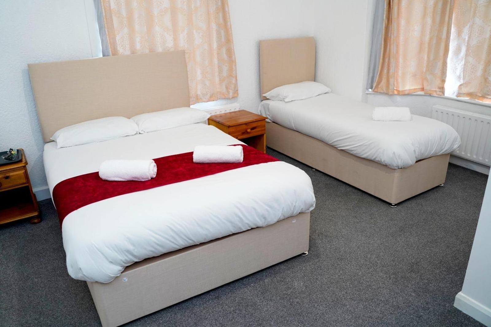 Gatwick Birchwood Lodge With Holiday Parking 霍利 外观 照片