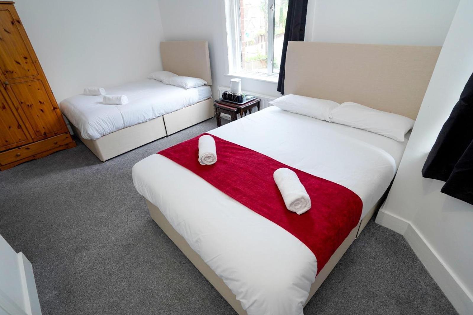 Gatwick Birchwood Lodge With Holiday Parking 霍利 外观 照片